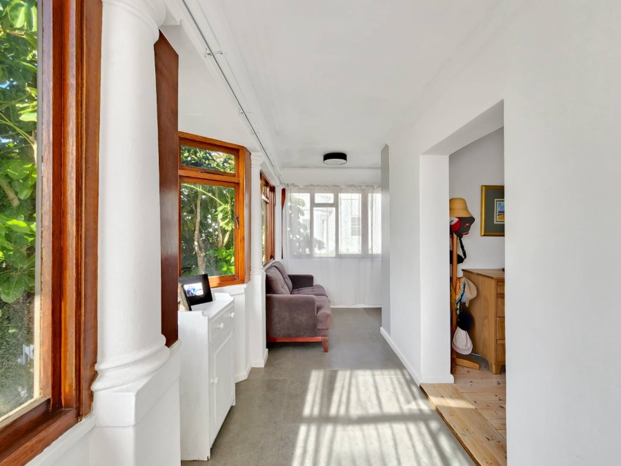 To Let 2 Bedroom Property for Rent in Green Point Western Cape